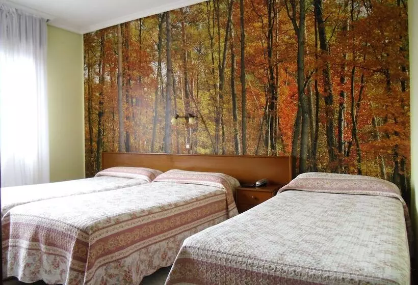 Standard Kolmen Hengen Huone, Noray