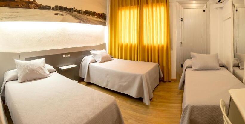 חדר סטנדרט לשלושה, Playa