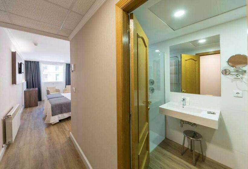 Quarto Triplo Estandar, Rosaleda Del Mijares