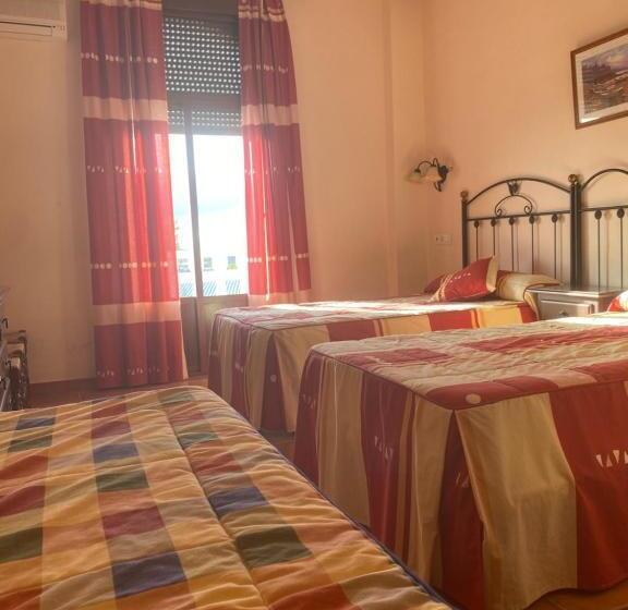 Номер Стандарт Трехместный, Meson Fuente Del Pino