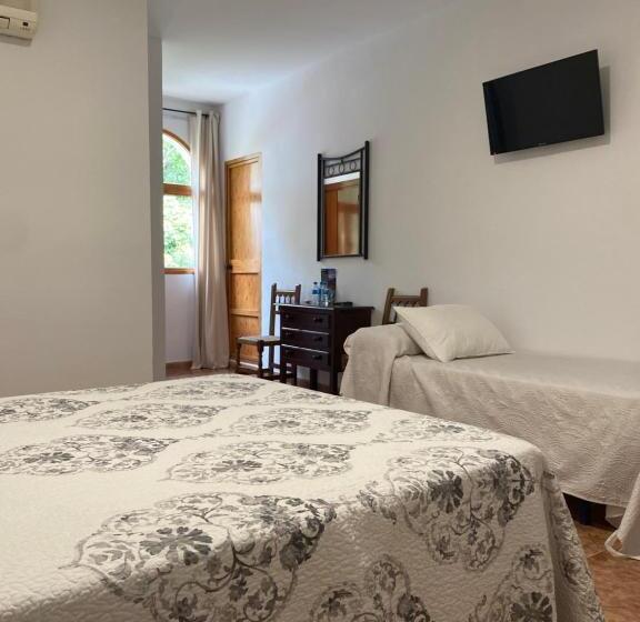 Quarto Triplo Standart, Meson Fuente Del Pino