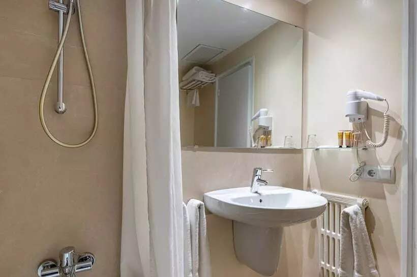 Chambre Triple Standard, Ultonia