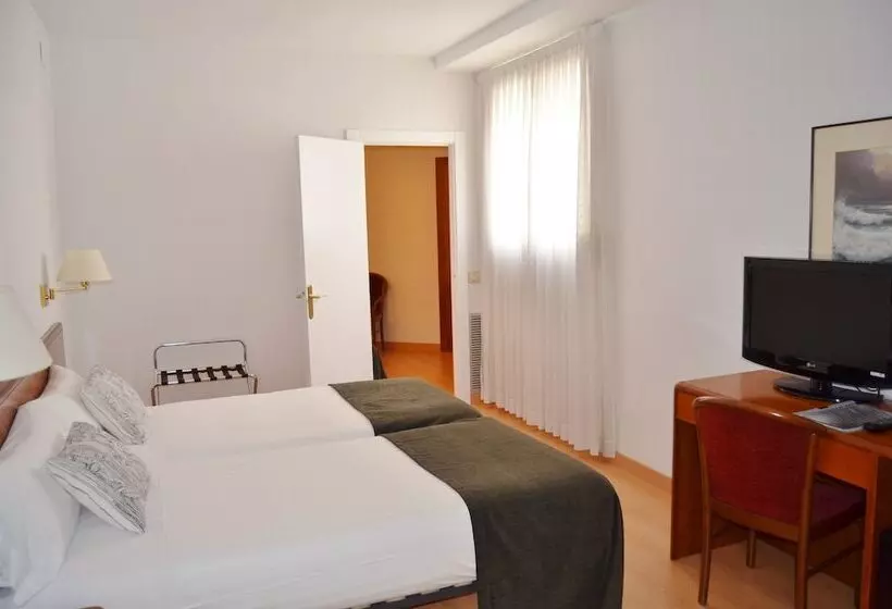 Chambre Quadruple Standard, Ultonia
