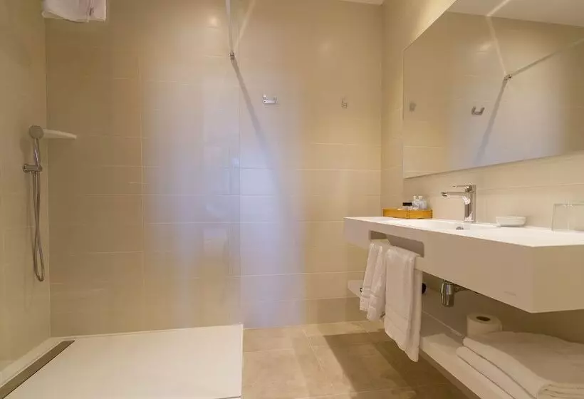 Perhehuone Sivuttainen Merinäkymä, Voramar