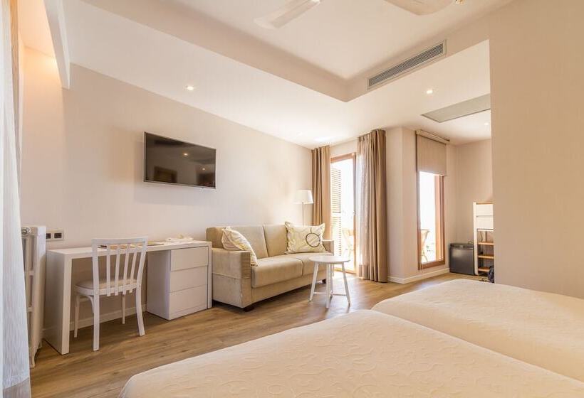 패밀리 룸 측면 바다 전망, Voramar