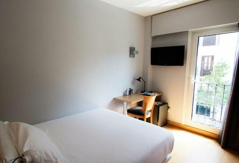 חדר סטנדרט יחיד, Jauregui