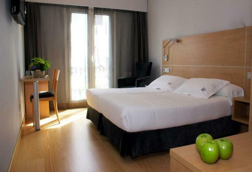 חדר סטנדרט, Jauregui