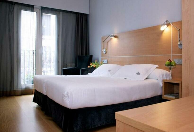 חדר סטנדרט, Jauregui