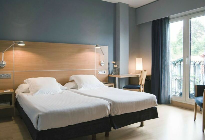 חדר סטנדרט, Jauregui