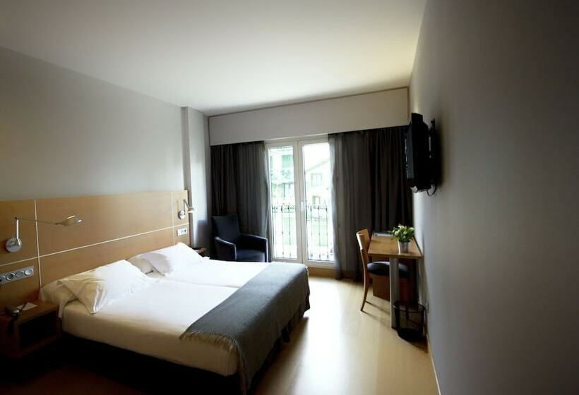 חדר סטנדרט, Jauregui