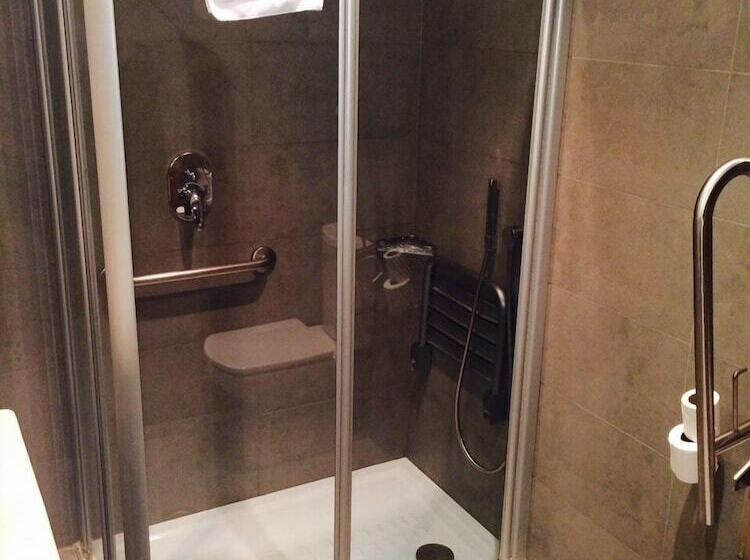 חדר סטנדרט, Jauregui