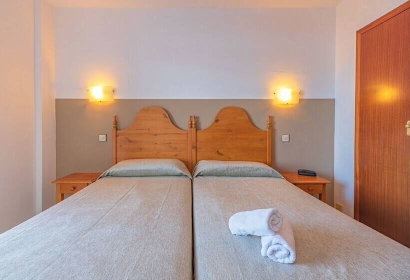 Апартаменты 3 Спальни, Xon S Platja Ha