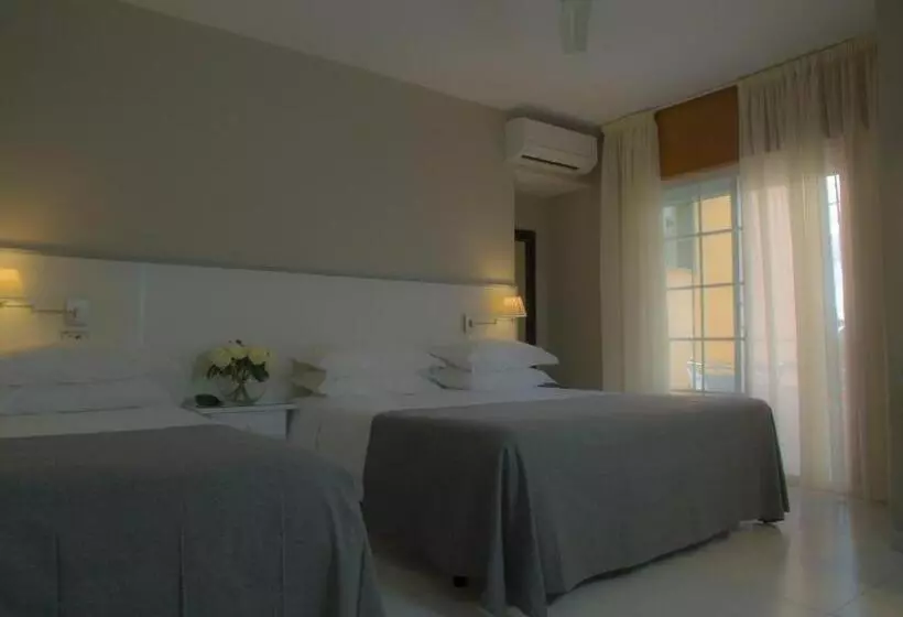 اتاق استاندارد سه نفره, Ancora Sanxenxo