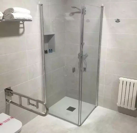 اتاق استاندارد سه نفره, Ancora Sanxenxo