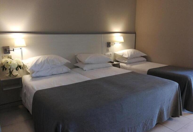 اتاق استاندارد سه نفره, Ancora Sanxenxo