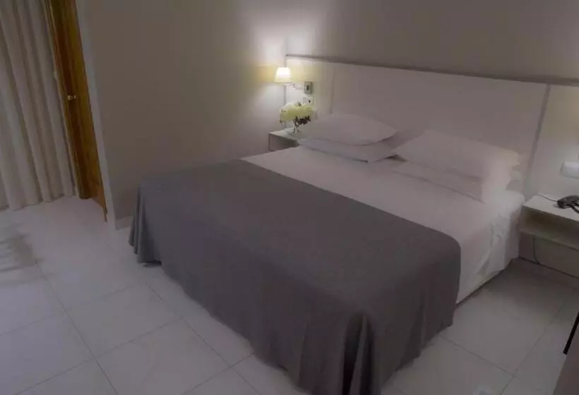اتاق استاندارد با بالکن, Ancora Sanxenxo
