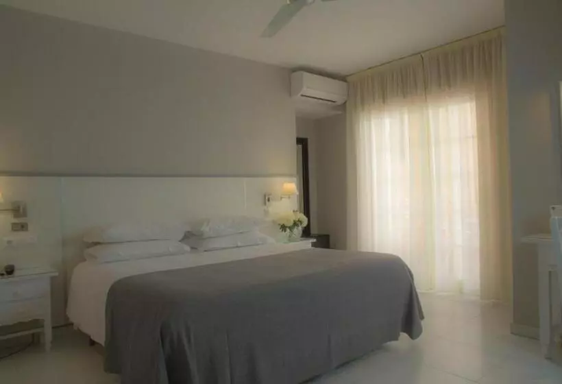 اتاق کلاسیک یک تخته, Ancora Sanxenxo