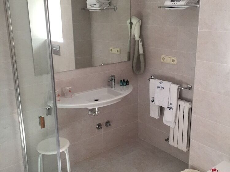 基本间, Ancora Sanxenxo