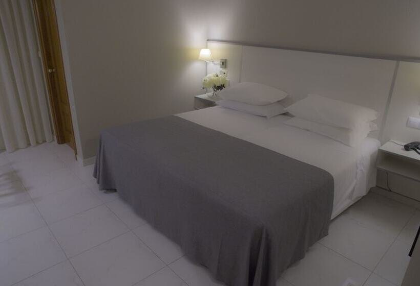 基本间, Ancora Sanxenxo