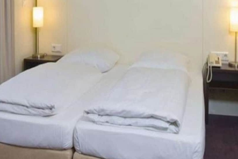 غرفة ديلوكس, Argos