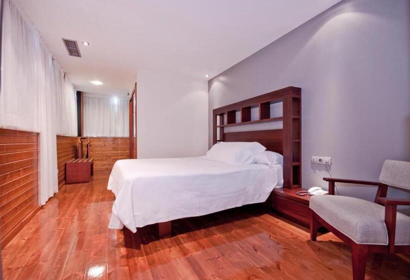 스위트, Auditorio Santiago & Spa