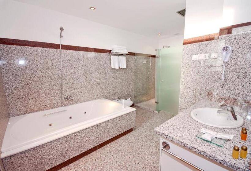 스위트, Auditorio Santiago & Spa