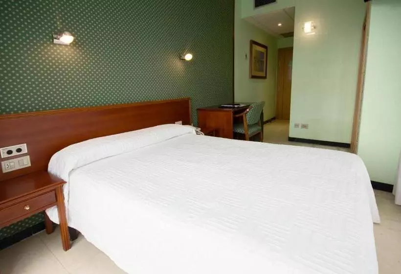 Economy-huone, Auditorio Santiago & Spa