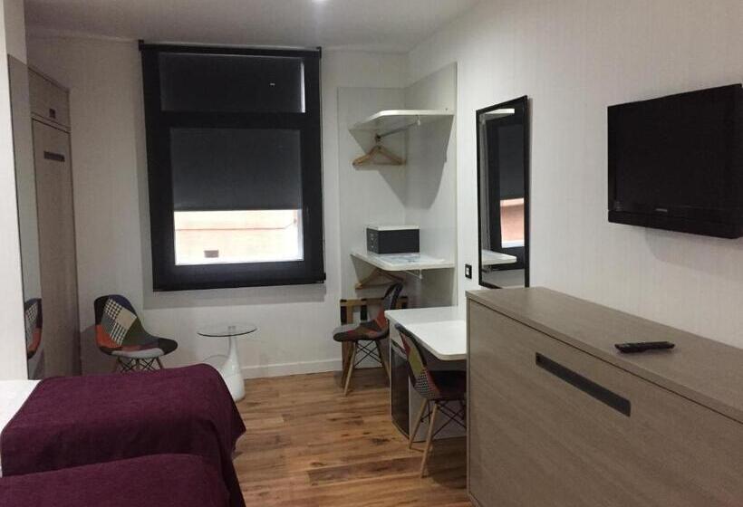 חדר סטנדרט לשלושה, Es Urbanos N Avenida De España