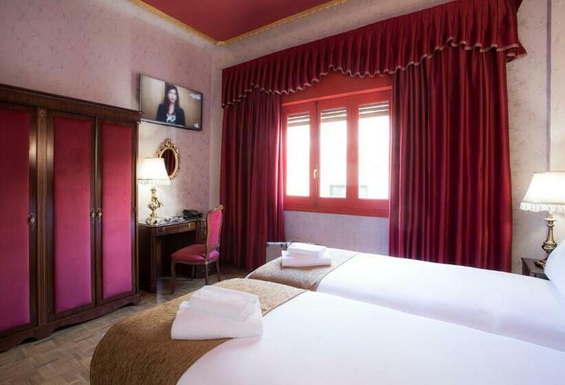 StandaardKamer, Casual Del Teatro Madrid