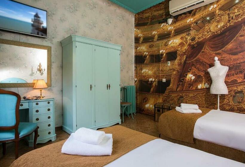 StandaardKamer, Casual Del Teatro Madrid