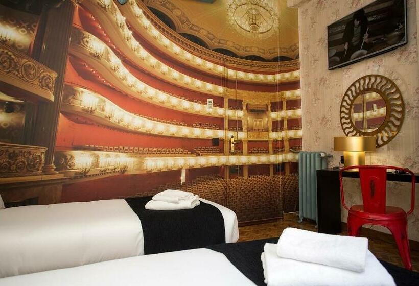 اتاق استاندارد, Casual Del Teatro Madrid