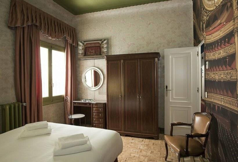 StandaardKamer, Casual Del Teatro Madrid
