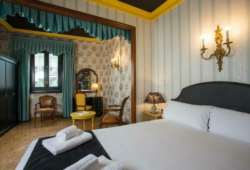 اتاق استاندارد سه نفره, Casual Del Teatro Madrid