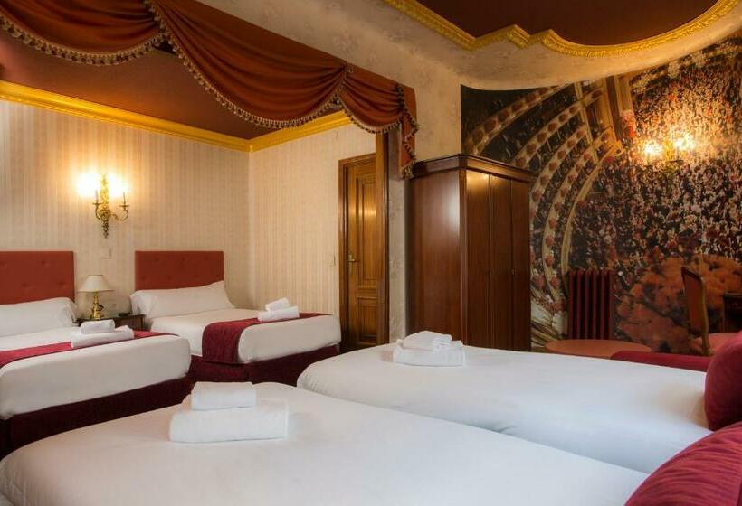 Standaard Vierpersoonskamer, Casual Del Teatro Madrid