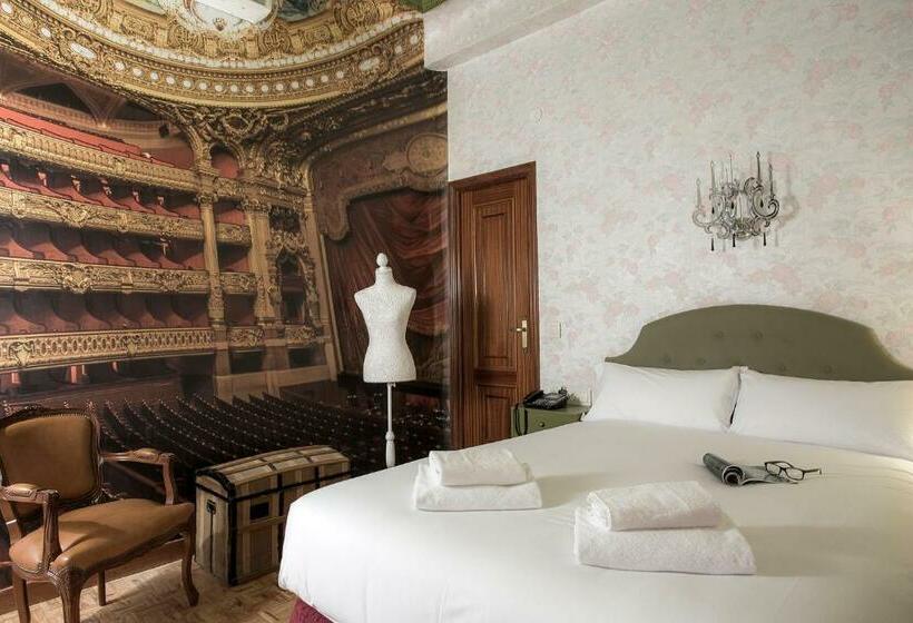 Standaard Vierpersoonskamer, Casual Del Teatro Madrid