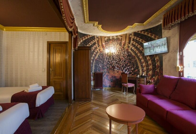 Standaard Vierpersoonskamer, Casual Del Teatro Madrid