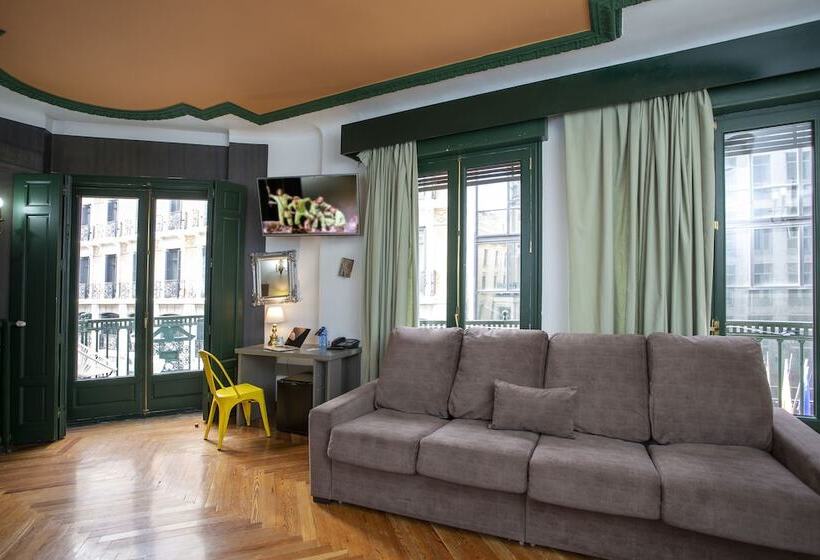 Standaard Vierpersoonskamer, Casual Del Teatro Madrid