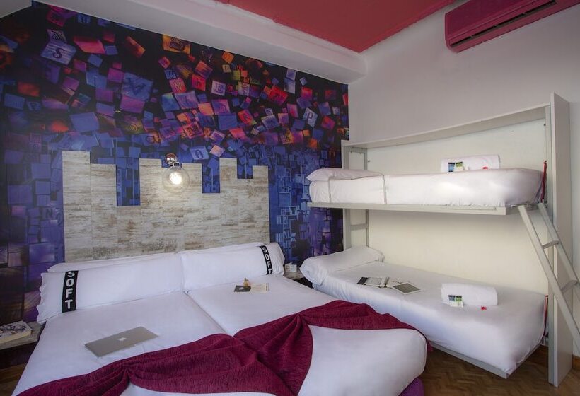 Standaard Vierpersoonskamer, Casual Del Teatro Madrid