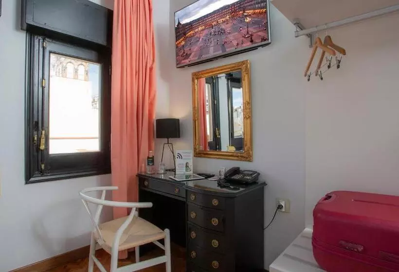 اتاق عادی, Casual Del Teatro Madrid