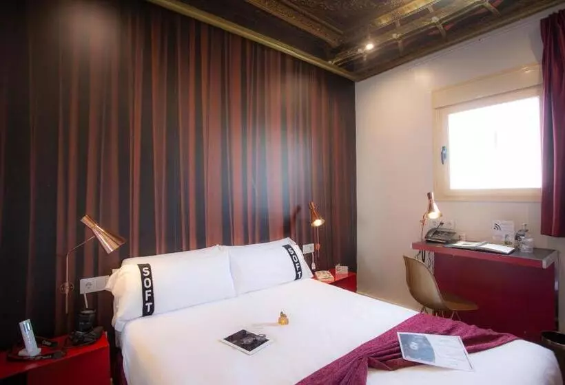 اتاق عادی, Casual Del Teatro Madrid