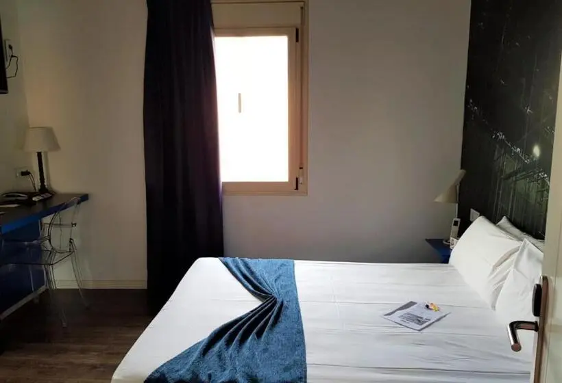 اتاق عادی, Casual Del Teatro Madrid