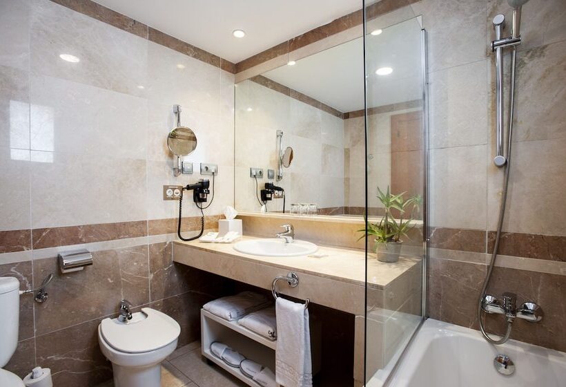 اتاق استاندارد با تراس, Catalonia Conde de Floridablanca