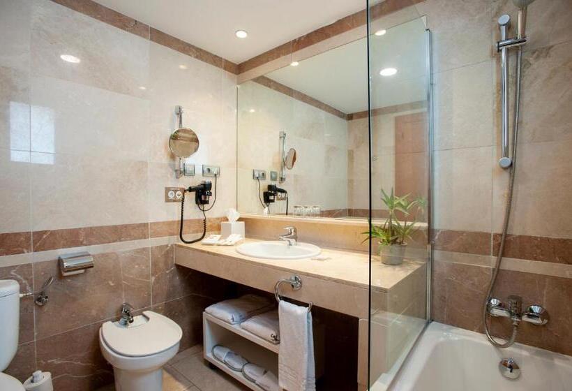 اتاق استاندارد با تراس, Catalonia Conde de Floridablanca