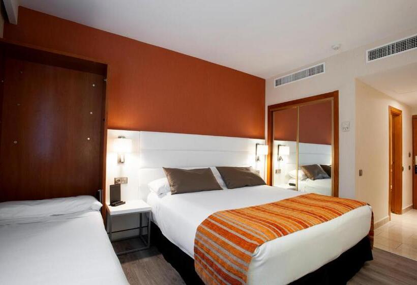 اتاق استاندارد سه نفره, Catalonia Conde de Floridablanca