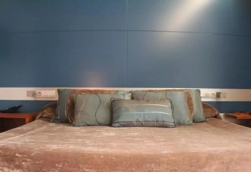 Junior Suite, Ego