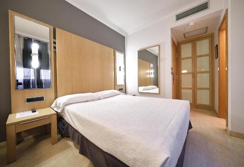 スタンダードルーム, Faro Salazón