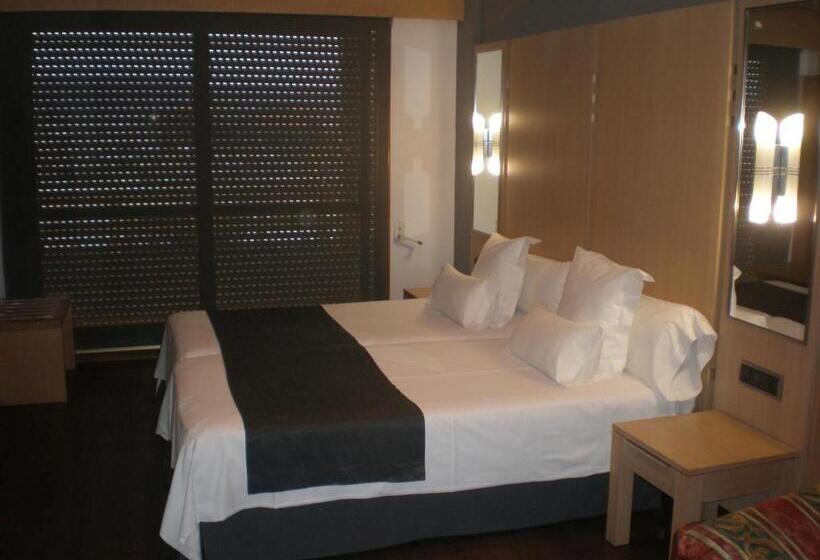 スタンダードルーム, Faro Salazón