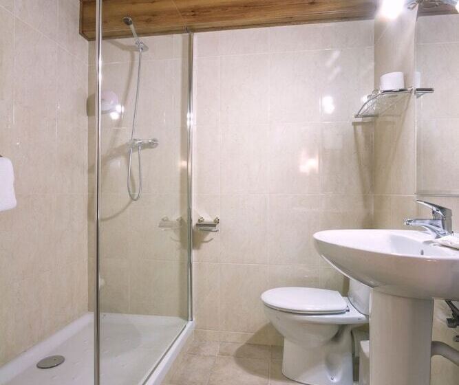 スタンダードルーム, Farré D'avall