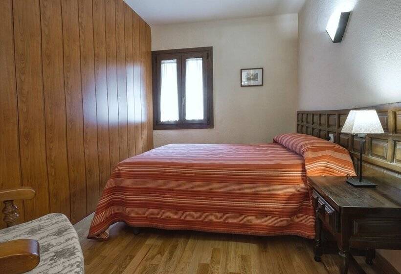 Habitación Cuádruple Estándar, Farré D'avall