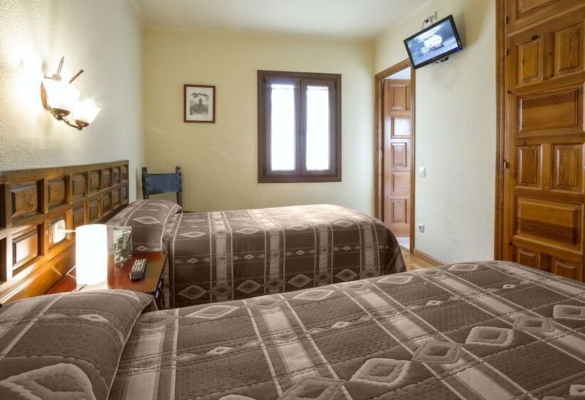 スタンダード4人部屋, Farré D'avall